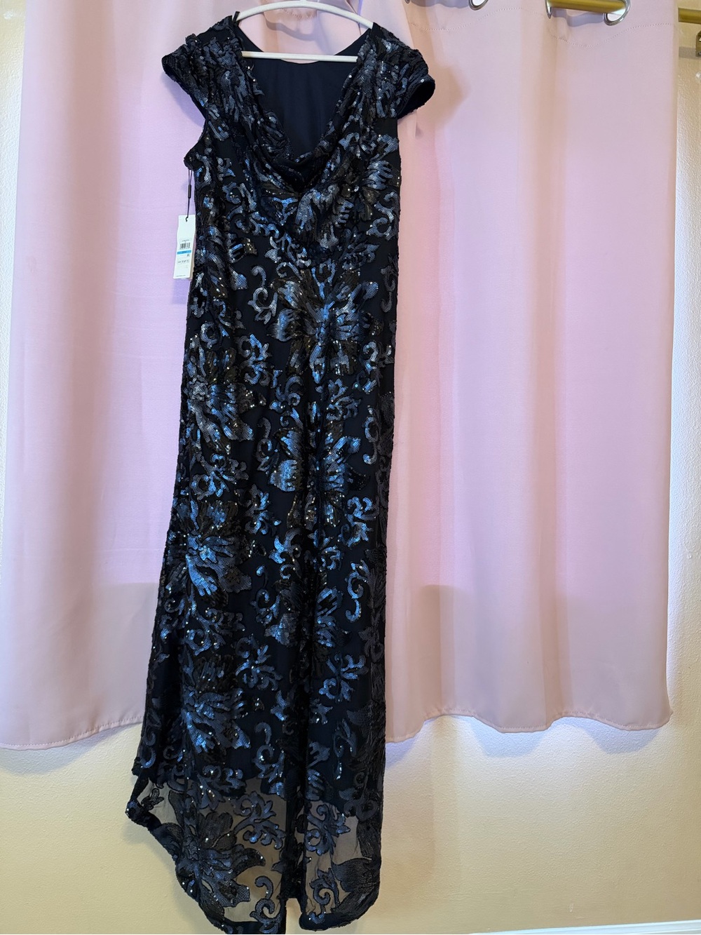 Calvin Klein Draped Back Navy Sequin Evening Gown Size 20 Train
MOB Cocktail